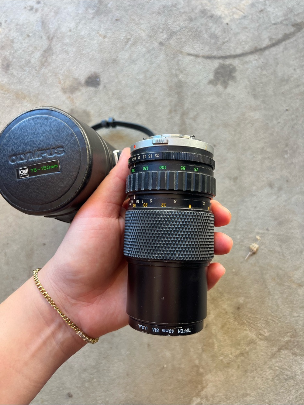 Olympus OM Zuiko 75-150mm f/4 Lens w/ Case Vintage Manual Focus